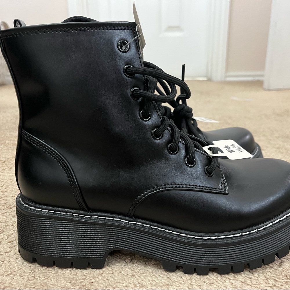 No Boundaries Combat Boots Women's Size 8.5 Black Leather Lace-Up High Top